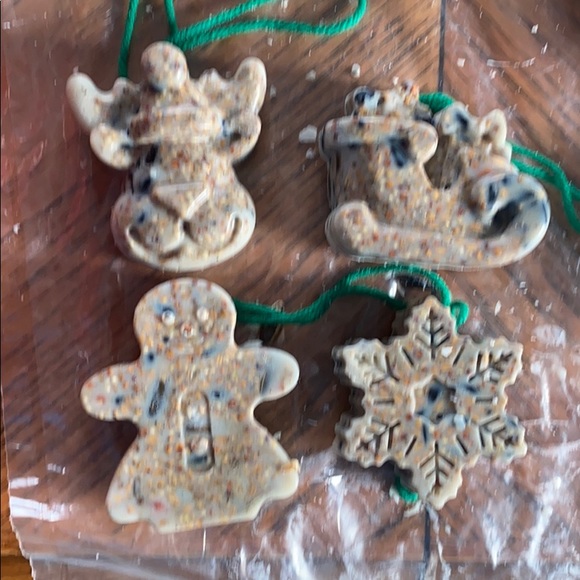 Christmas suet - Picture 7 of 9